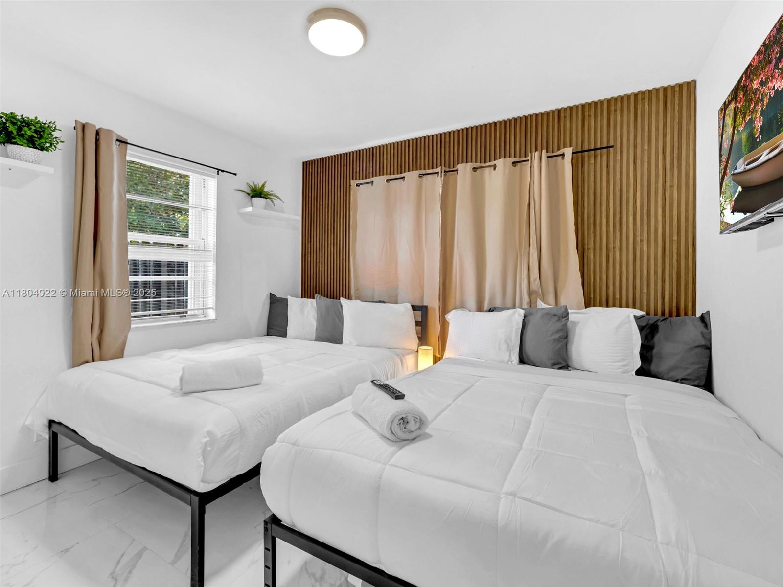 LINCOLN PARK REPLAT - Residential Lease