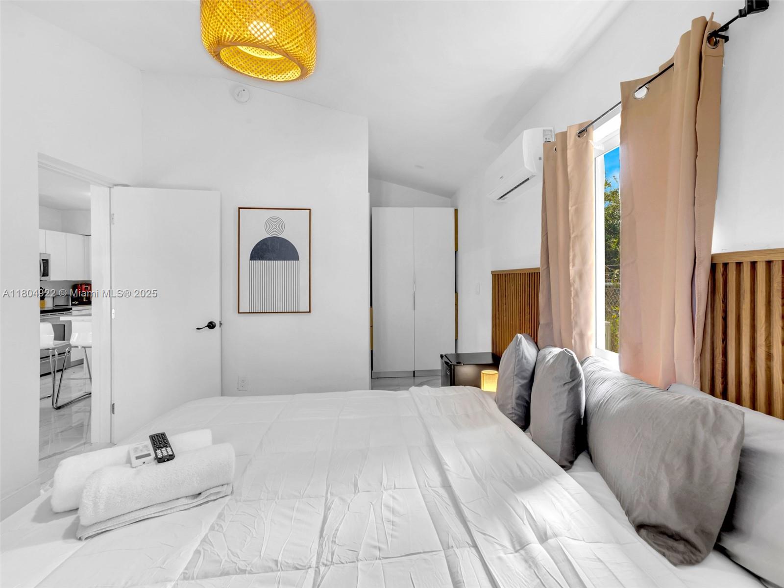 LINCOLN PARK REPLAT - Residential Lease