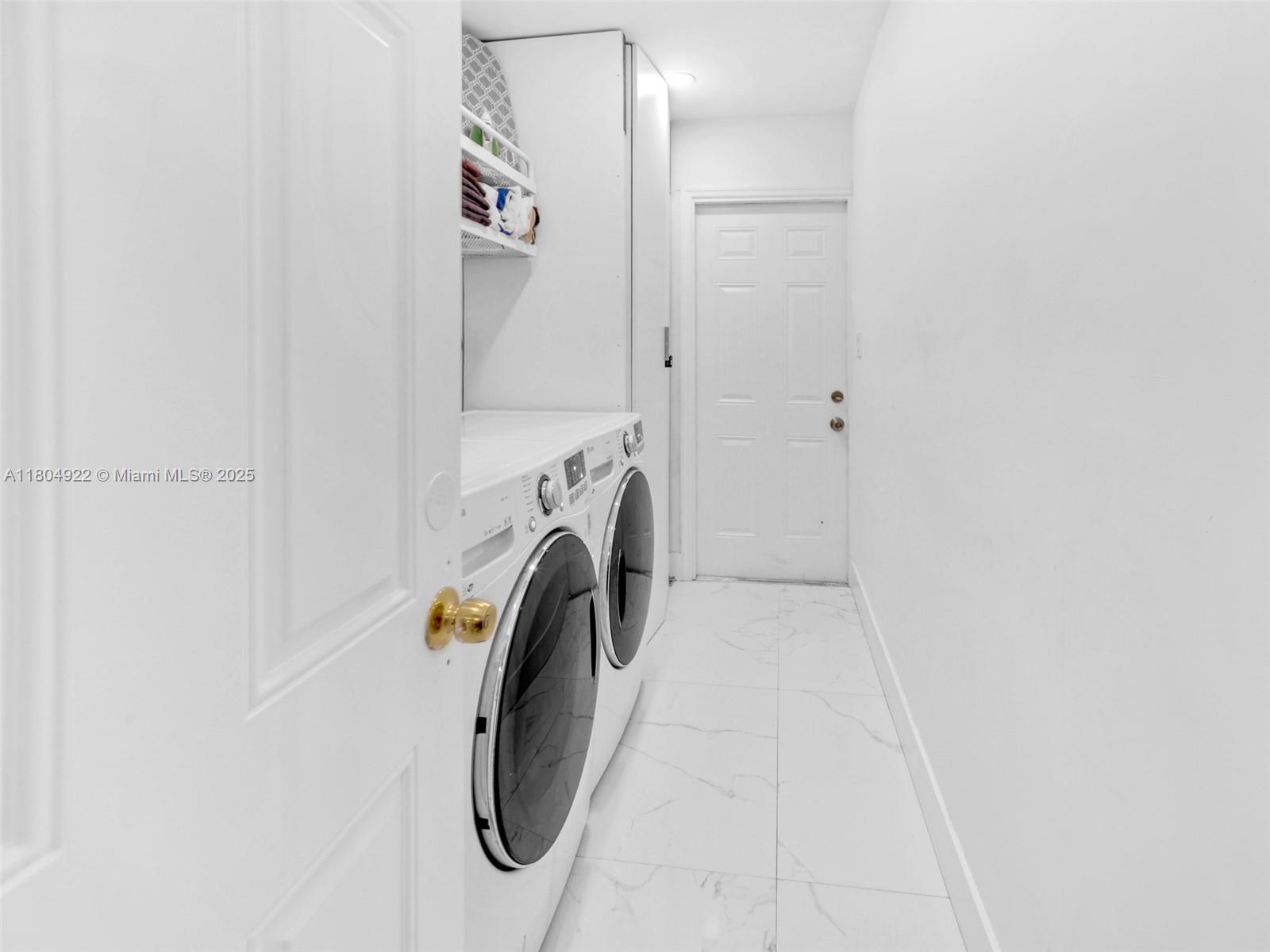 LINCOLN PARK REPLAT - Residential Lease