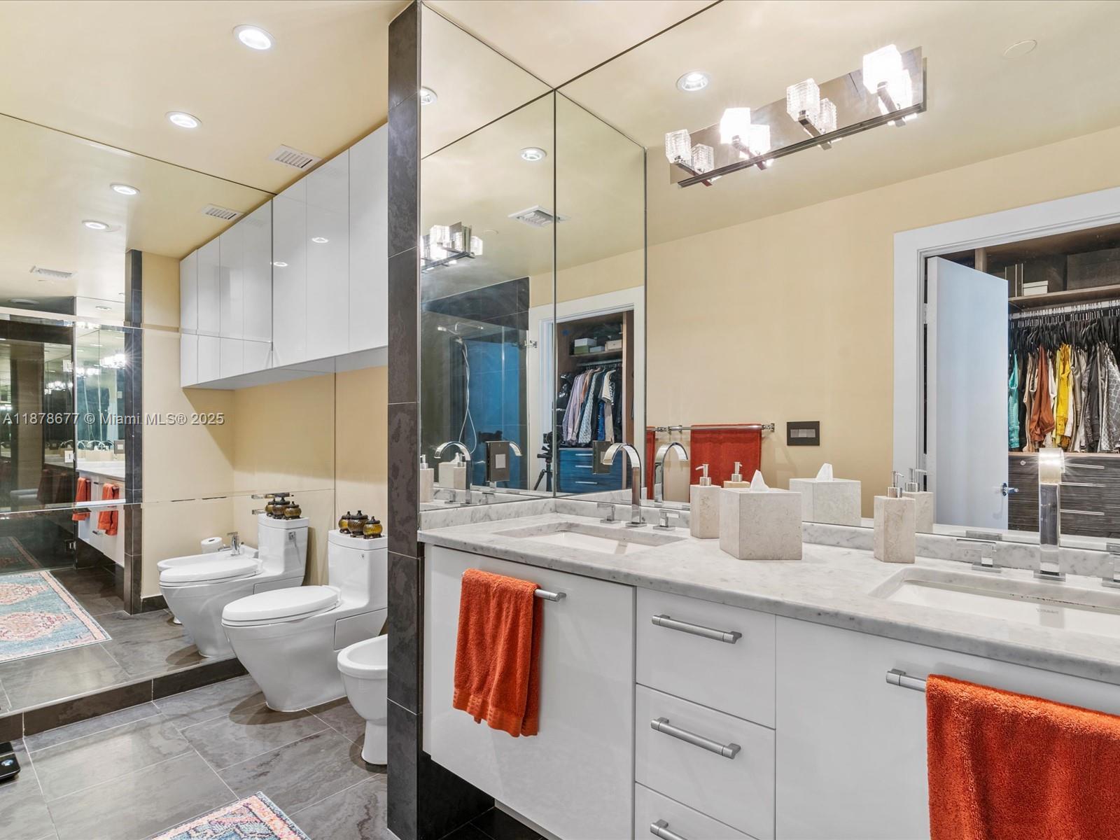 900 BISCAYNE BAY CONDO - Residential