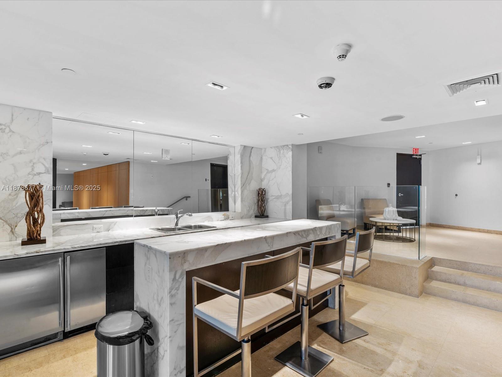 900 BISCAYNE BAY CONDO - Residential