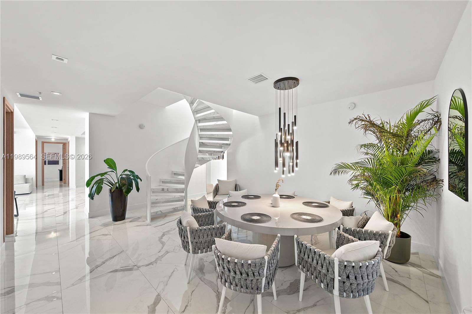 PARQUE TOWERS CONDO - Residential