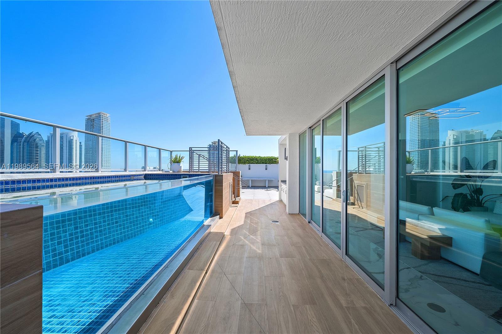 PARQUE TOWERS CONDO - Residential