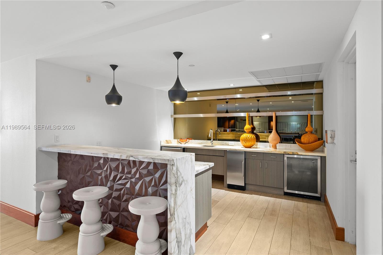 PARQUE TOWERS CONDO - Residential