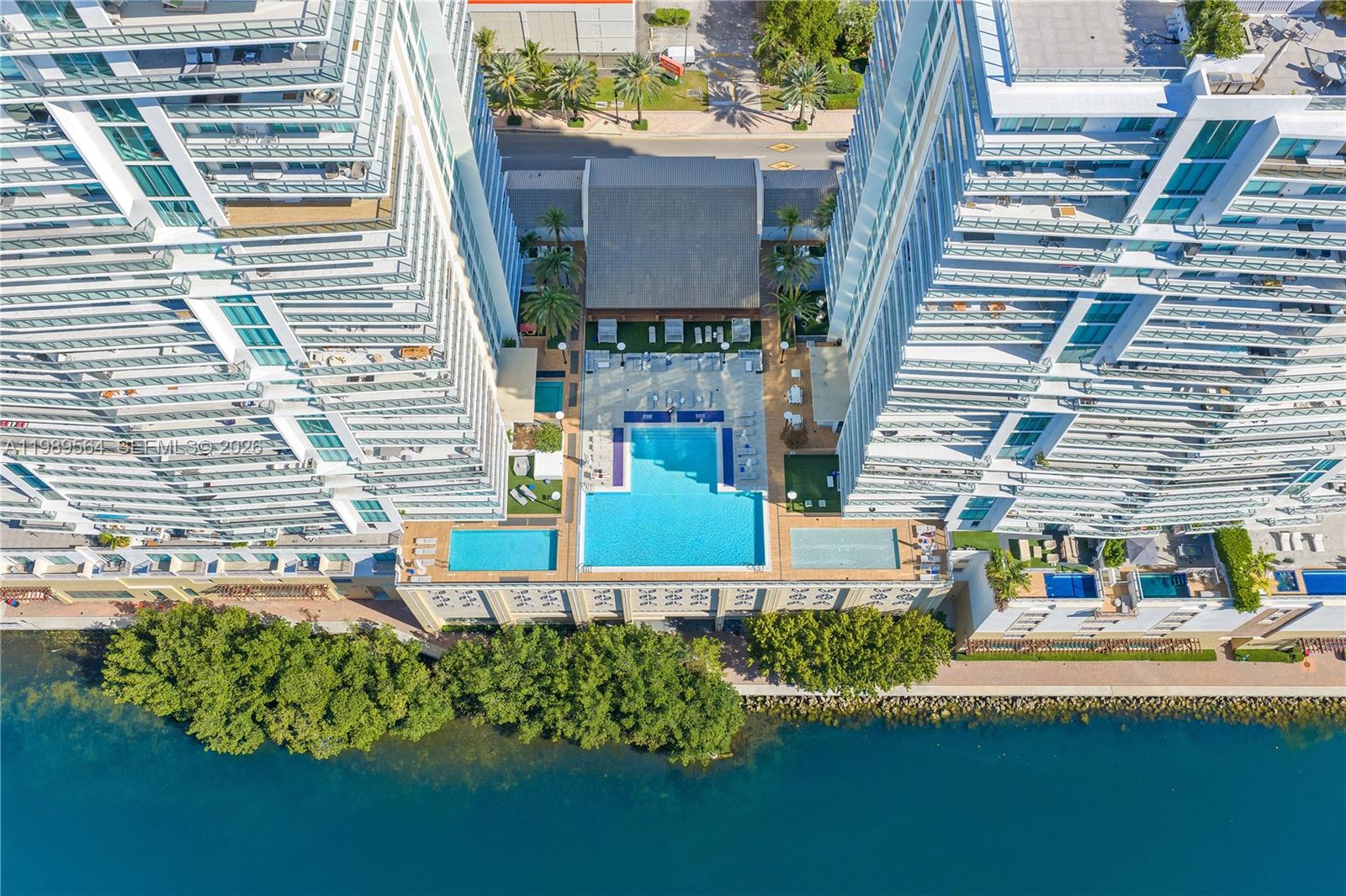 PARQUE TOWERS CONDO - Residential