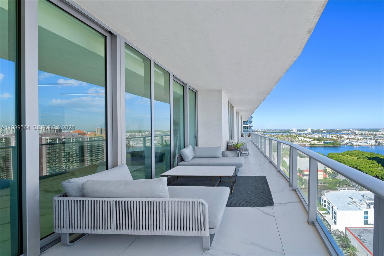 PARQUE TOWERS CONDO - Residential