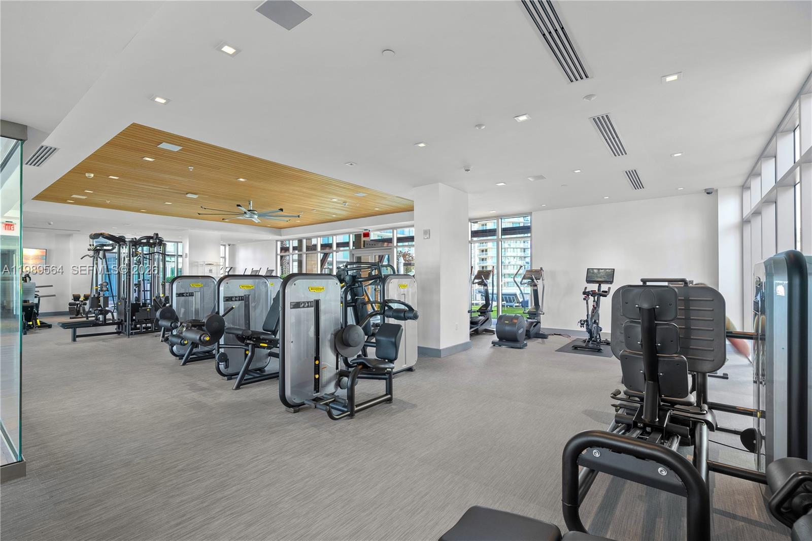 PARQUE TOWERS CONDO - Residential