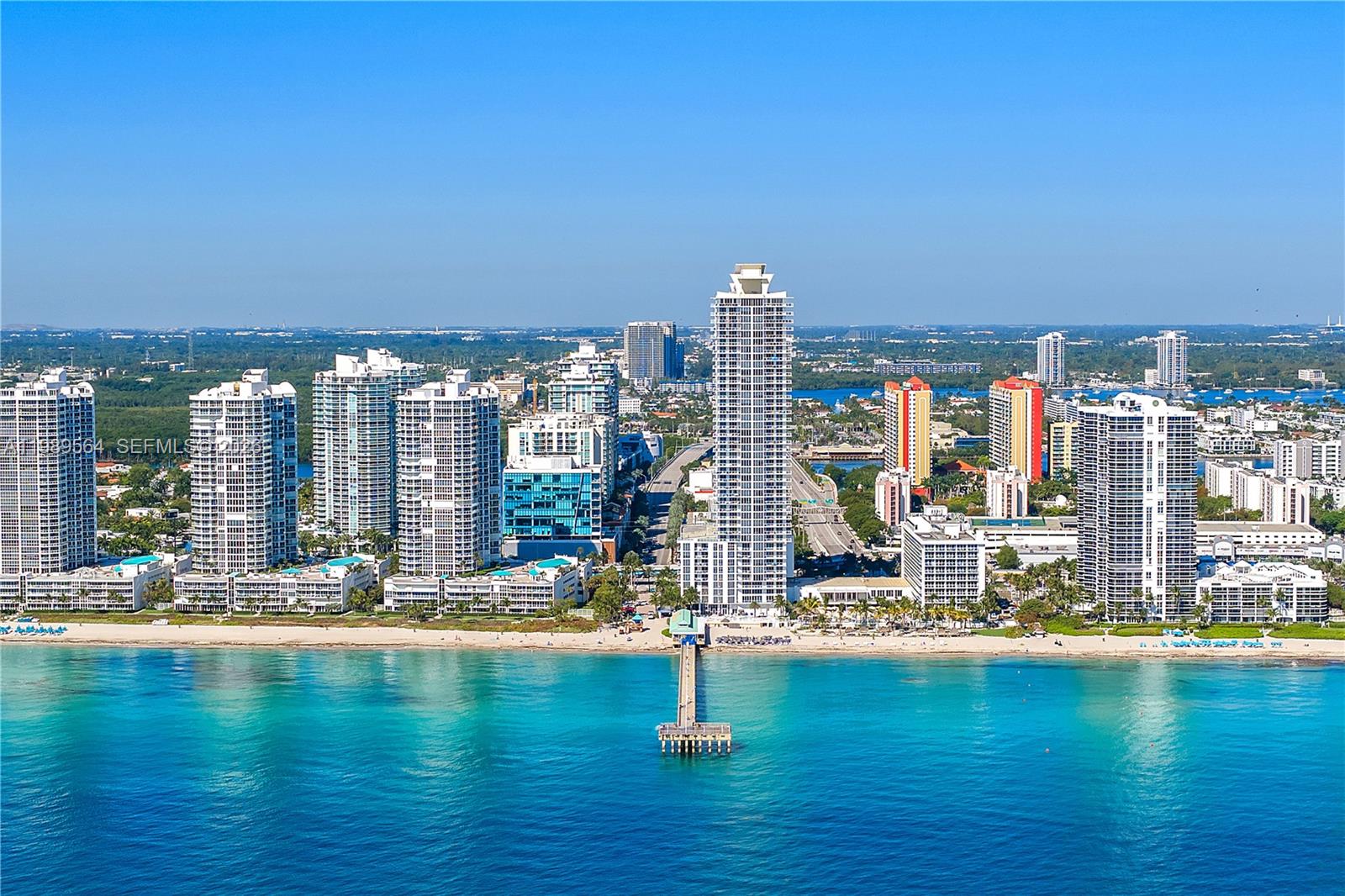 PARQUE TOWERS CONDO - Residential