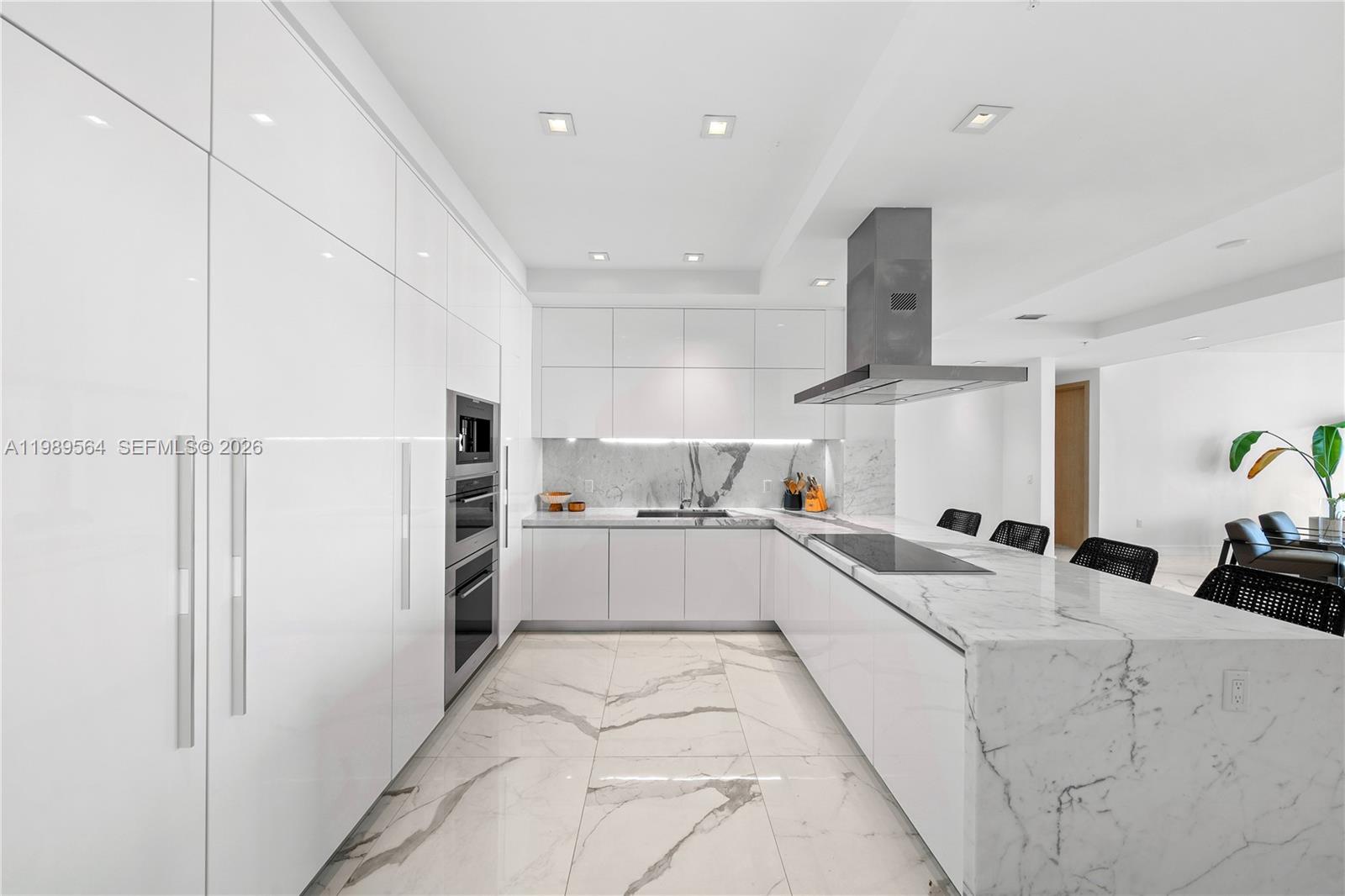 PARQUE TOWERS CONDO - Residential