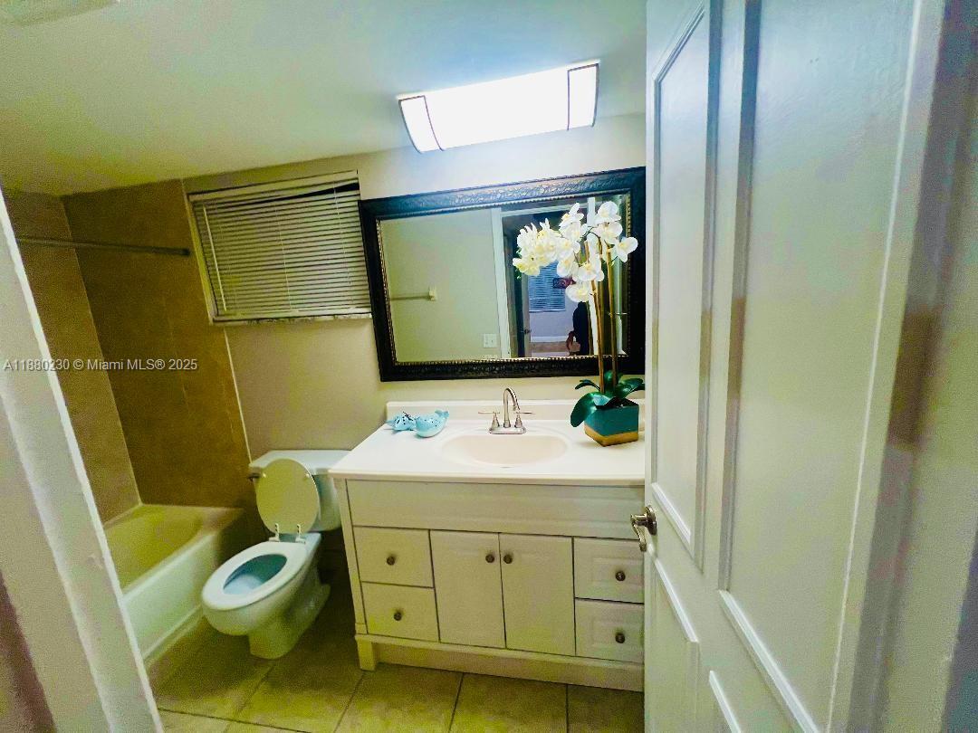 FIRST ENCOUNTER CONDO - Residential Lease