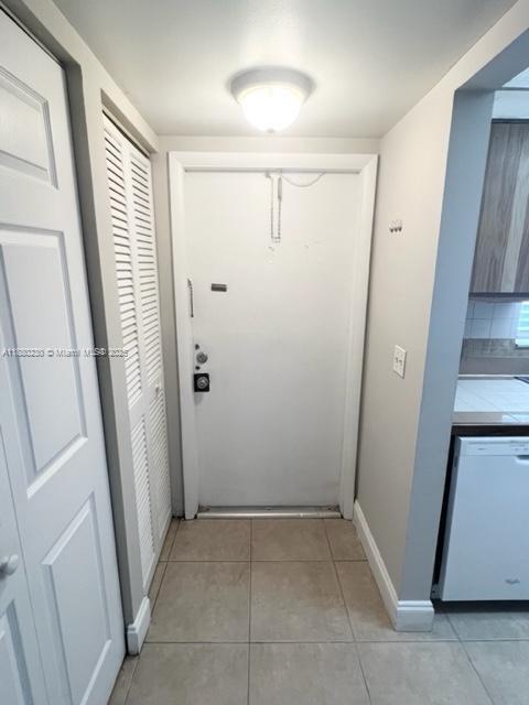 FIRST ENCOUNTER CONDO - Residential Lease