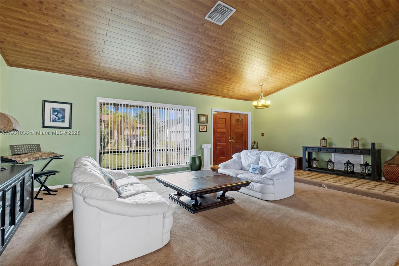 6740 NW 45th St