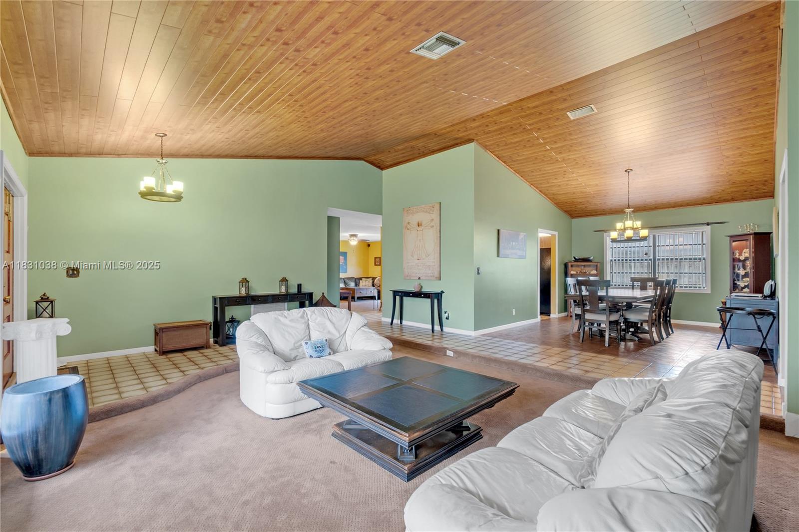 6740 NW 45th St