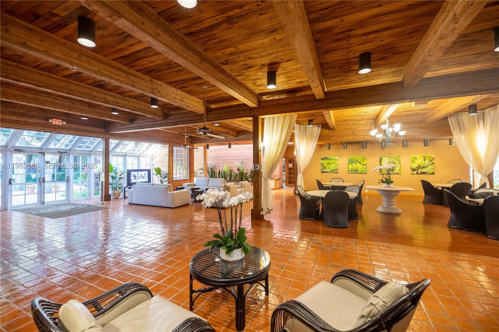 TOWERS OF QUAYSIDE CONDO - Residential