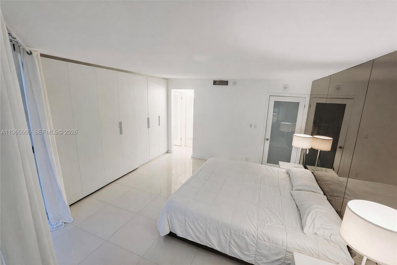 TOWERS OF QUAYSIDE CONDO - Residential