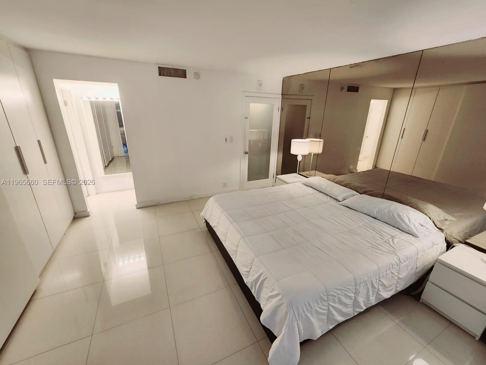 TOWERS OF QUAYSIDE CONDO - Residential