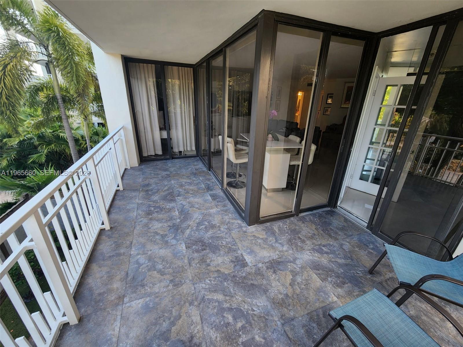 TOWERS OF QUAYSIDE CONDO - Residential