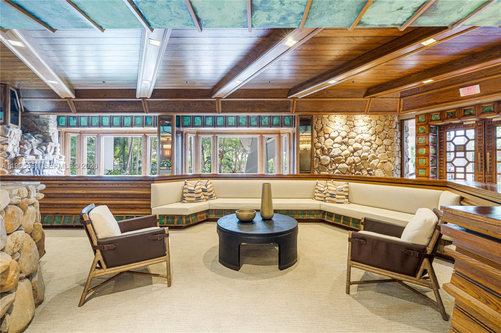 TOWERS OF QUAYSIDE CONDO - Residential