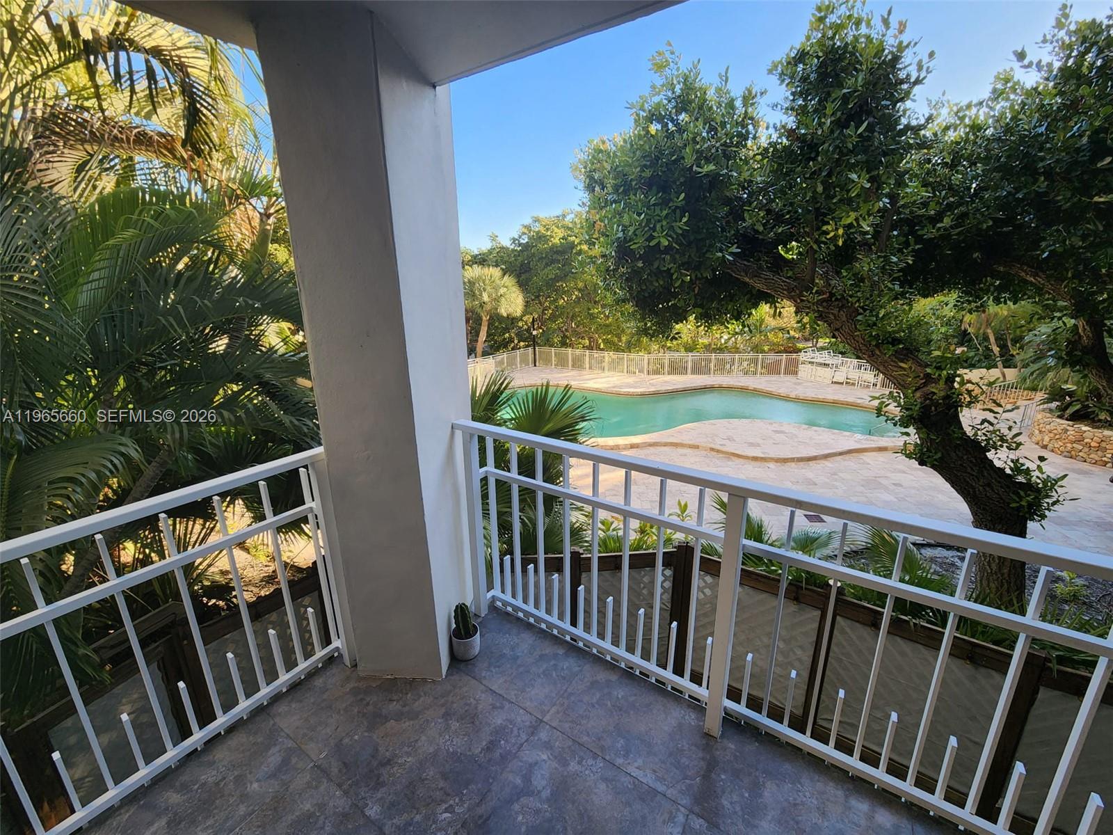 TOWERS OF QUAYSIDE CONDO - Residential