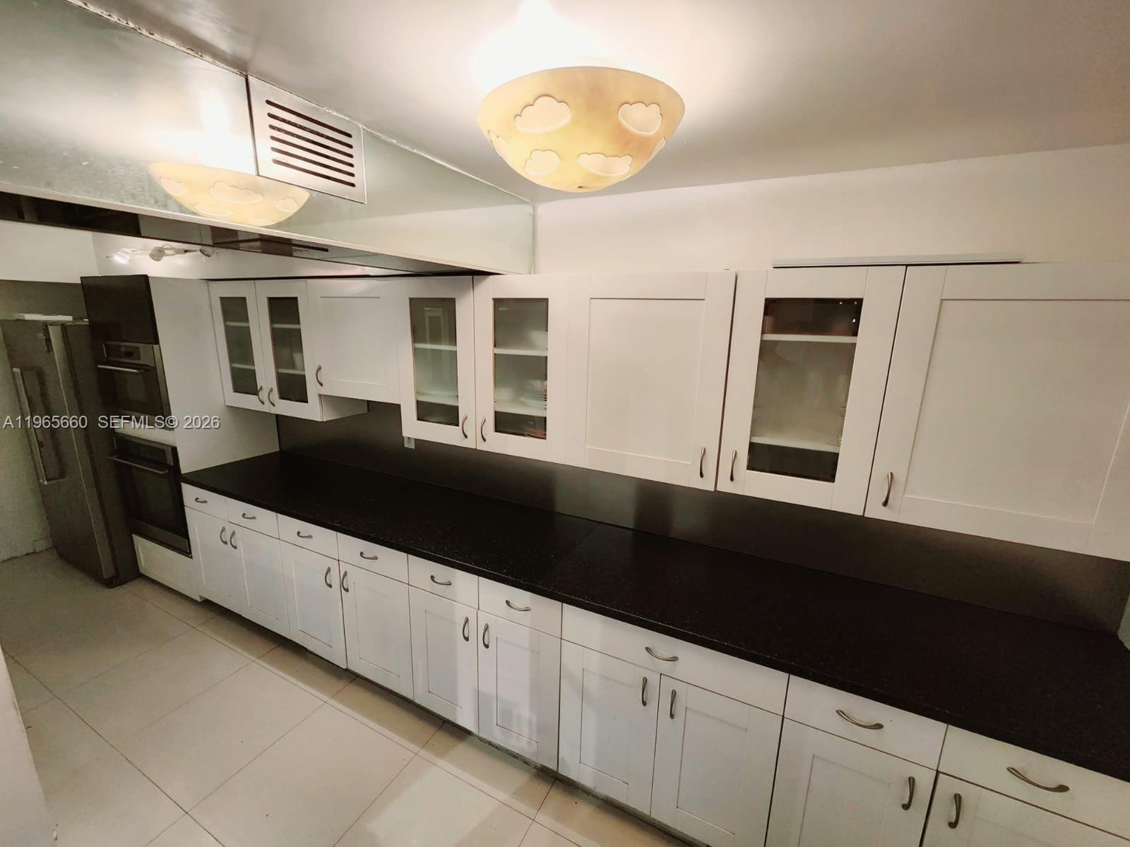 TOWERS OF QUAYSIDE CONDO - Residential