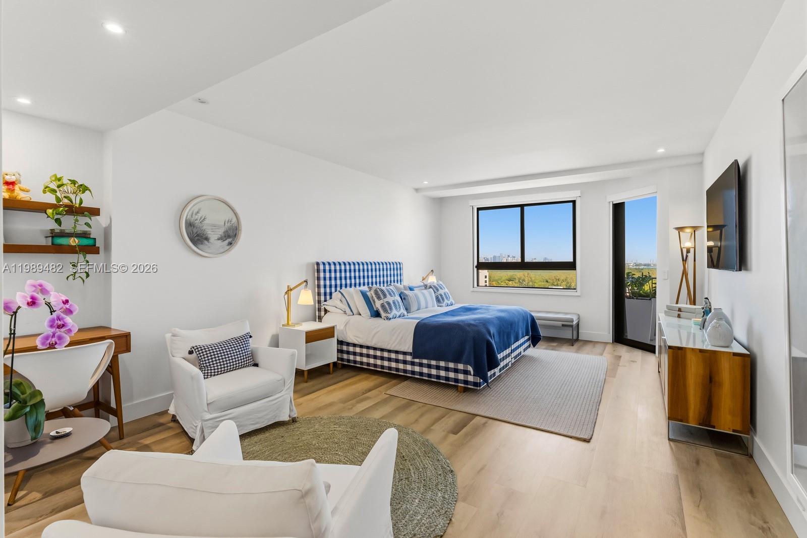 THE EMERALDBAY @ KEY COLO - Residential