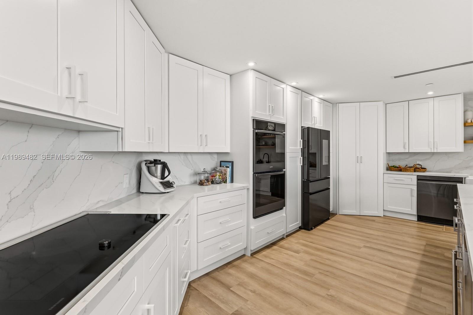 THE EMERALDBAY @ KEY COLO - Residential