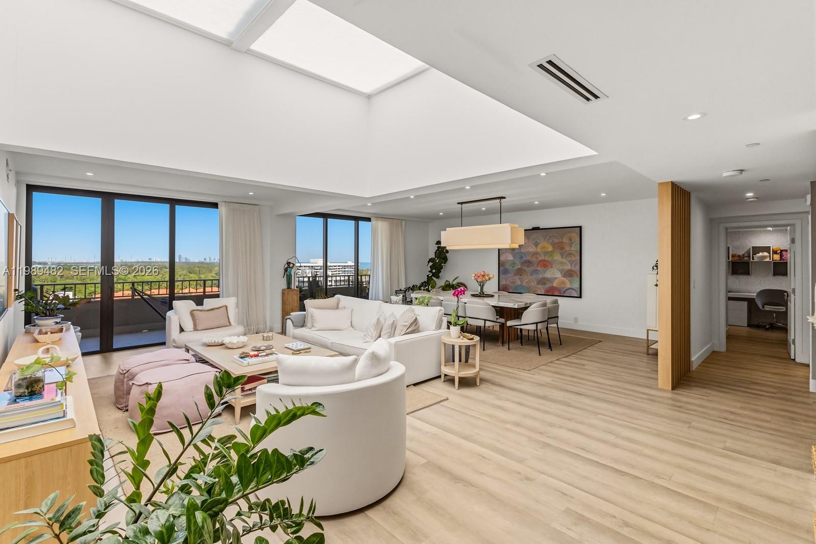 THE EMERALDBAY @ KEY COLO - Residential