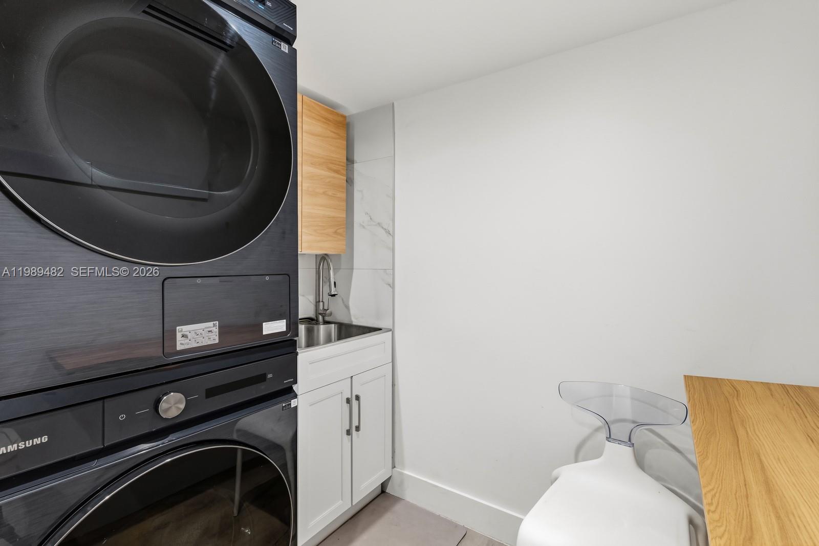 THE EMERALDBAY @ KEY COLO - Residential