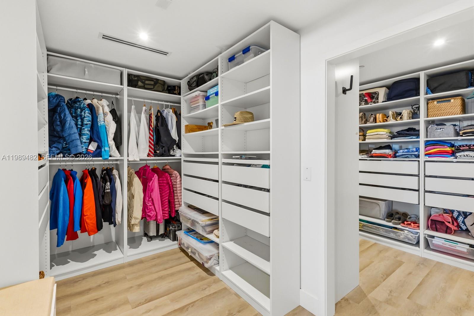 THE EMERALDBAY @ KEY COLO - Residential