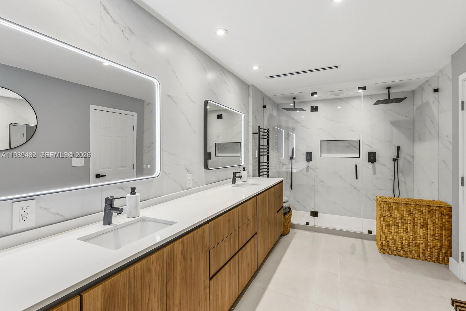 THE EMERALDBAY @ KEY COLO - Residential