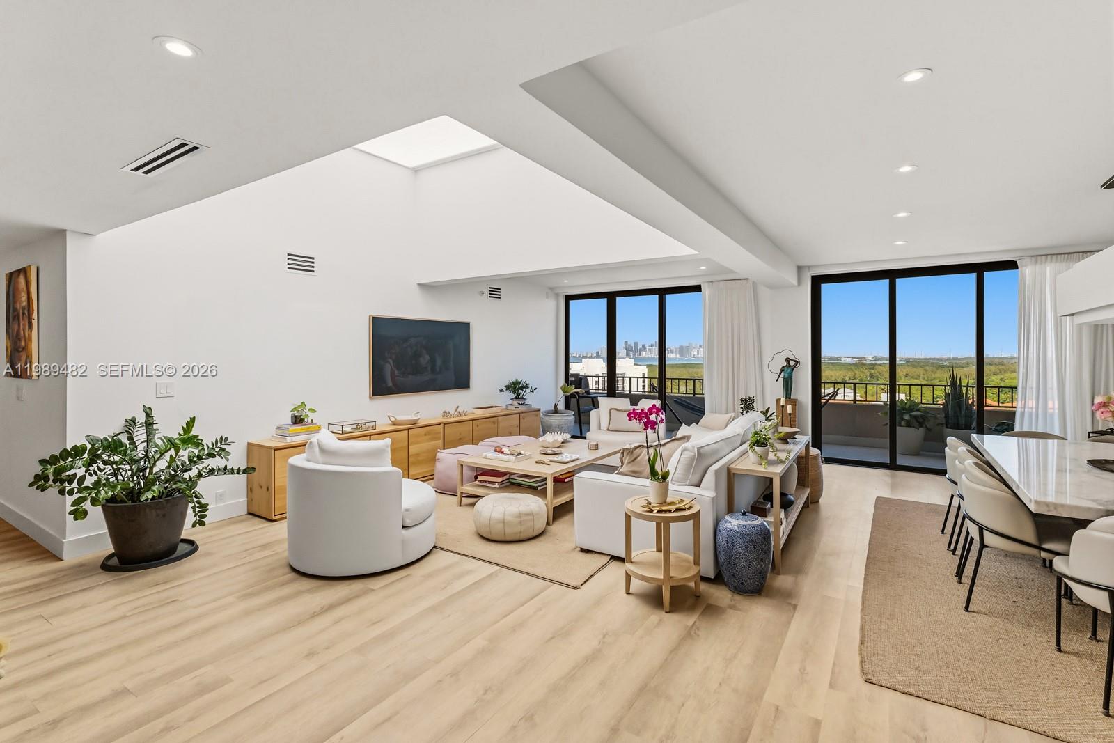 THE EMERALDBAY @ KEY COLO - Residential