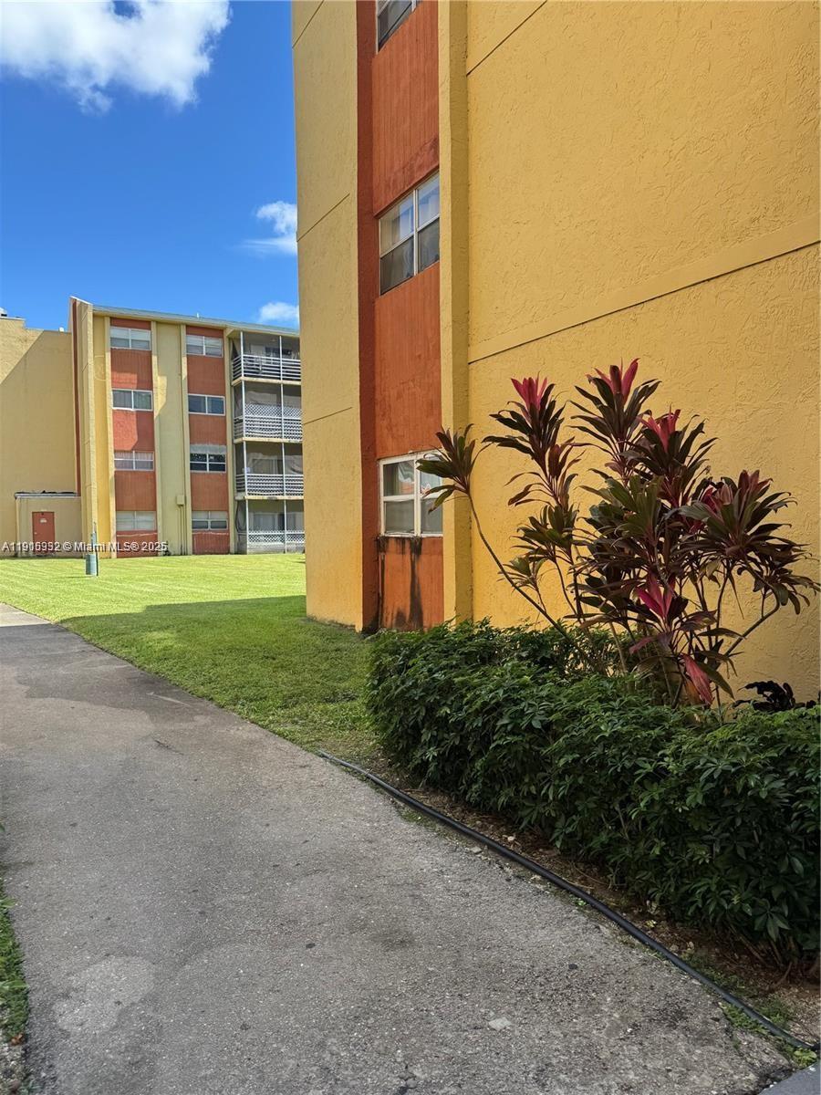 SUNSET HILLS I CONDOMINIU - Residential Lease