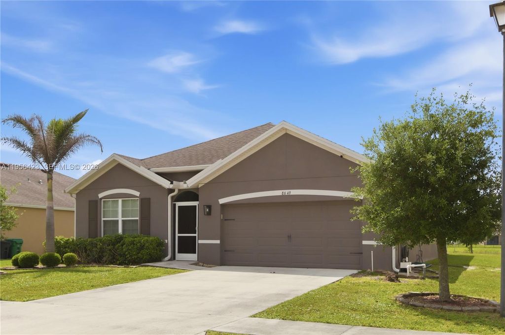 Photo of 8649 Cobblestone Dr, Fort Pierce, FL 34945 (MLS # A11956423)