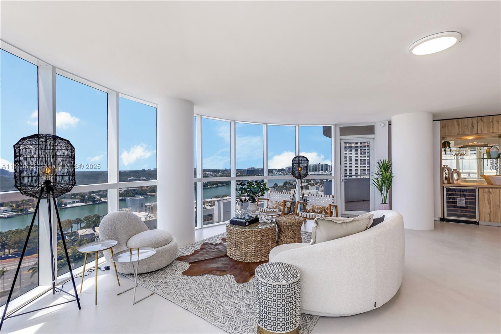 Property for Sale at 6301 Collins Ave 1405, Miami Beach, Miami-Dade County, Florida - Bedrooms: 2 
Bathrooms: 2  - $1,250,000