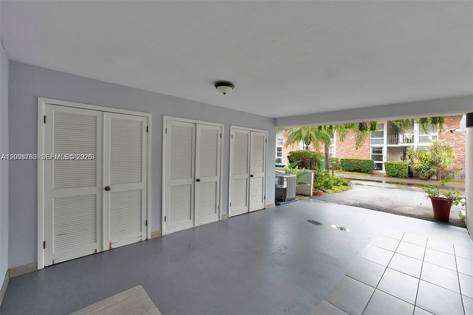 COUNTRY CLUB OF MIAMI CON - Residential