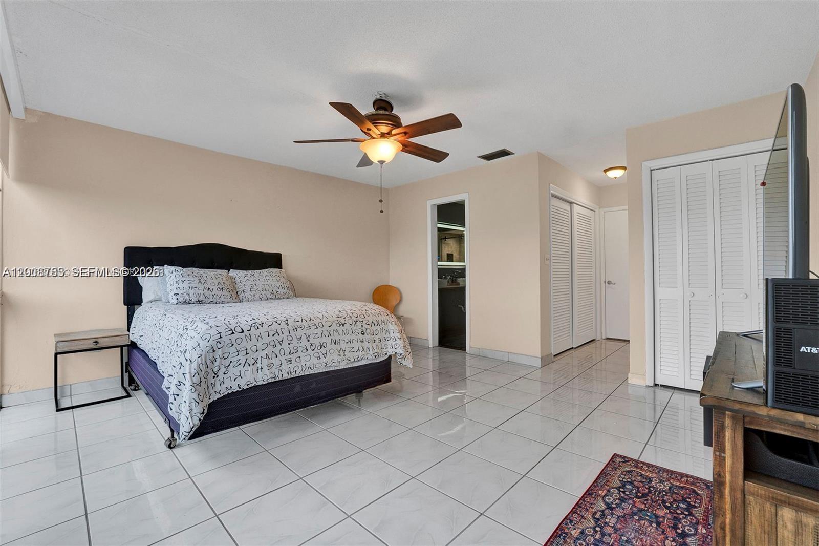 COUNTRY CLUB OF MIAMI CON - Residential