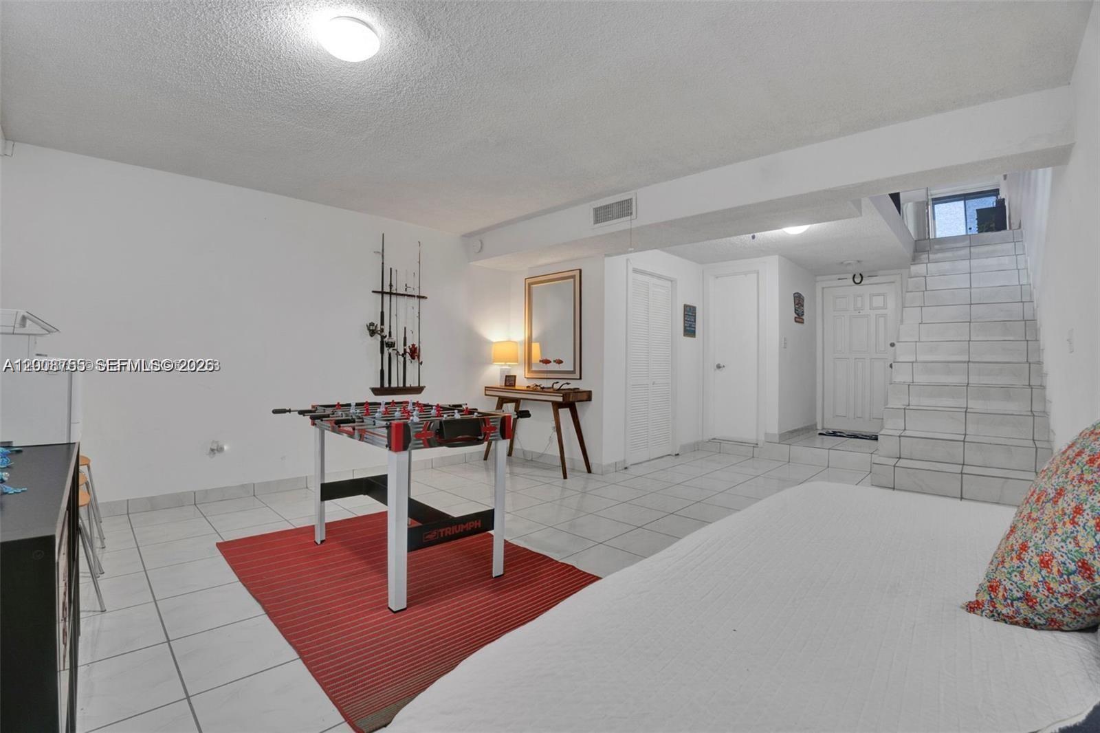 COUNTRY CLUB OF MIAMI CON - Residential