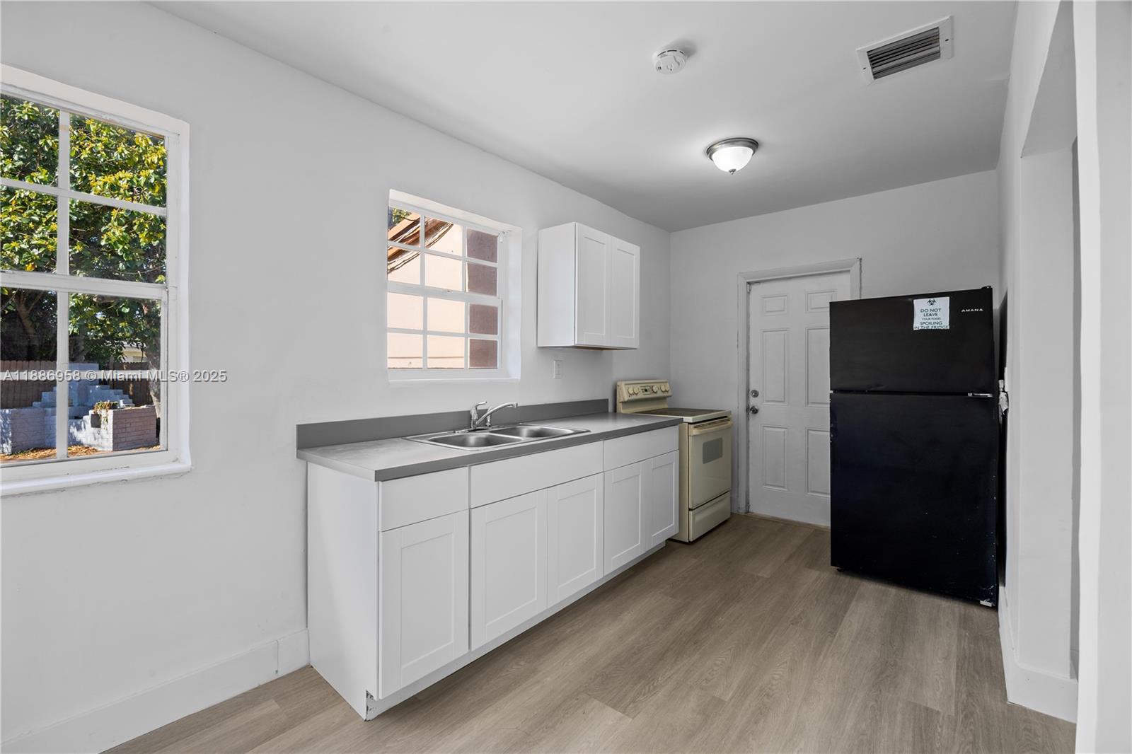 REPLAT OF PORTIONS OF RIC - Residential