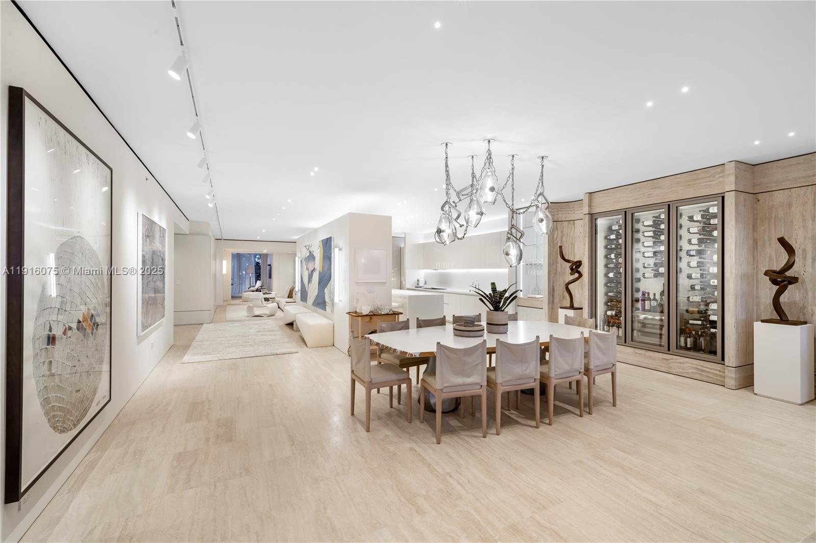 9001 Collins Ave S-207