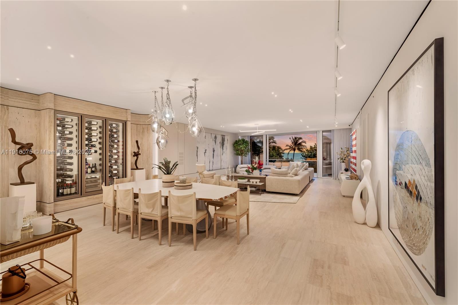 9001 Collins Ave S-207