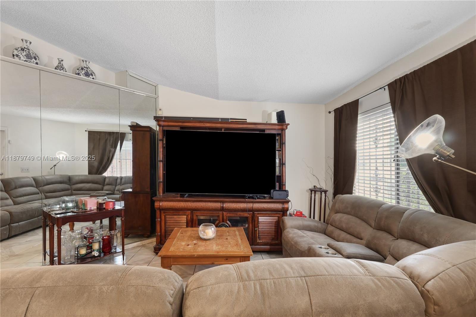 LORMAR I - Residential