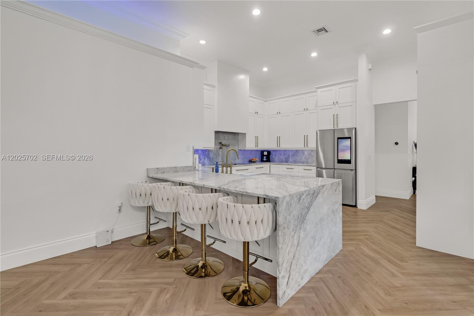 SUNSET LAKES PLAT THREE - Residential
