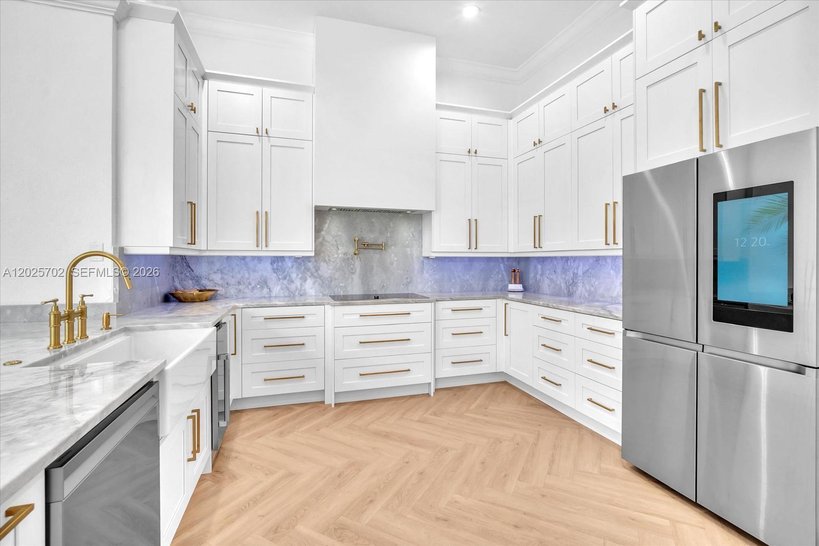 SUNSET LAKES PLAT THREE - Residential