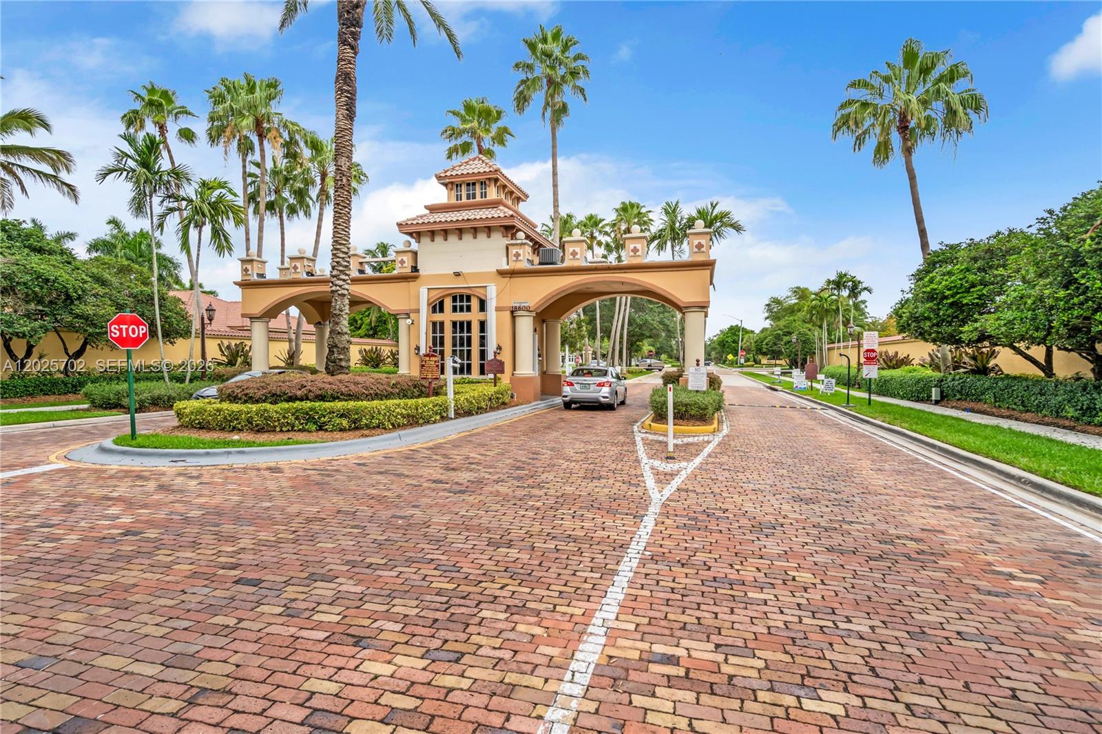 SUNSET LAKES PLAT THREE - Residential