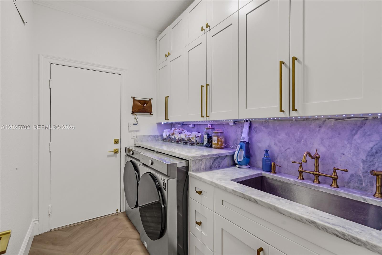 SUNSET LAKES PLAT THREE - Residential