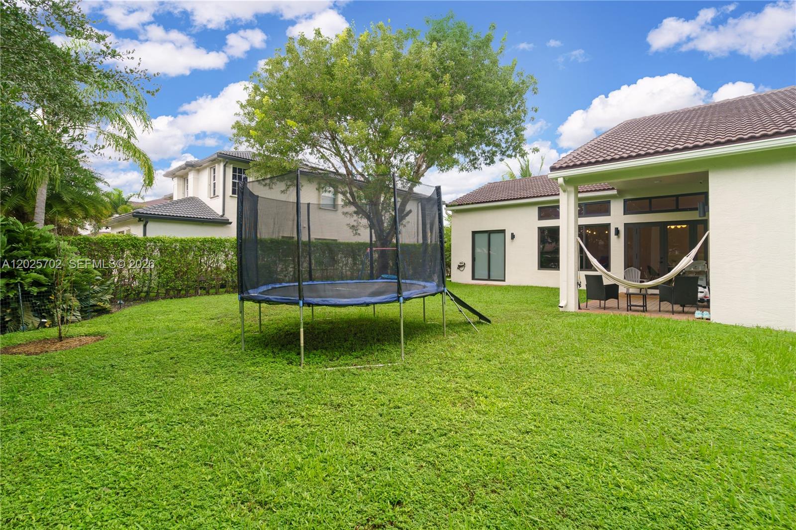 SUNSET LAKES PLAT THREE - Residential