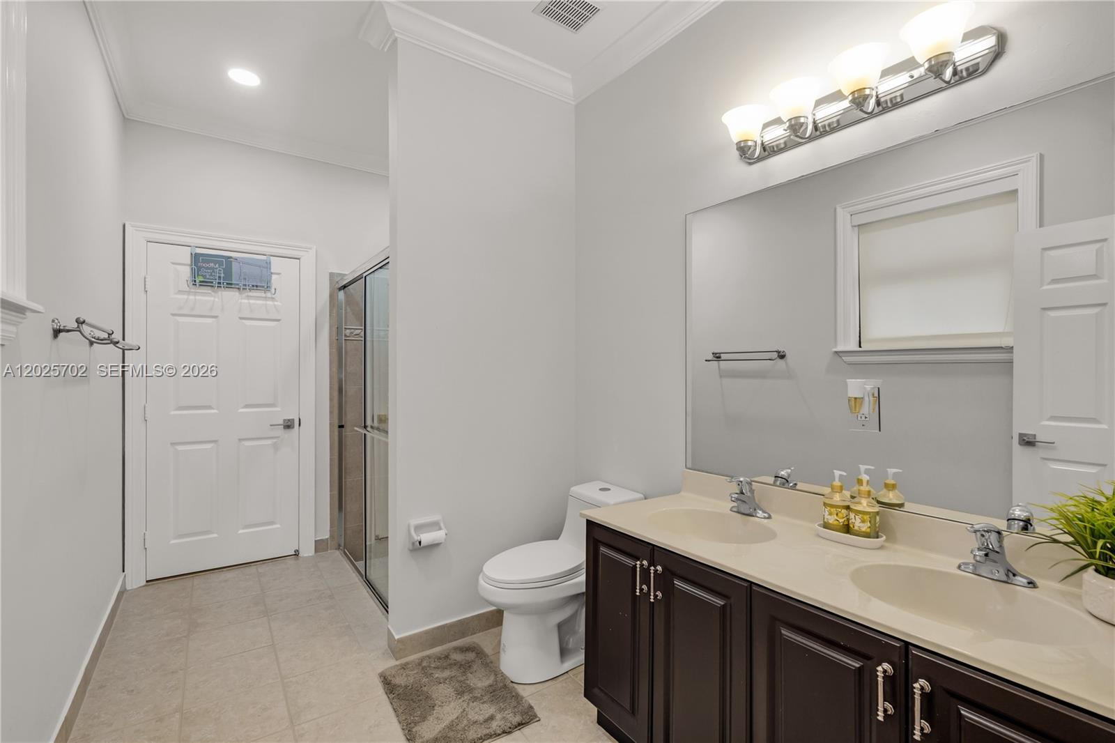 SUNSET LAKES PLAT THREE - Residential