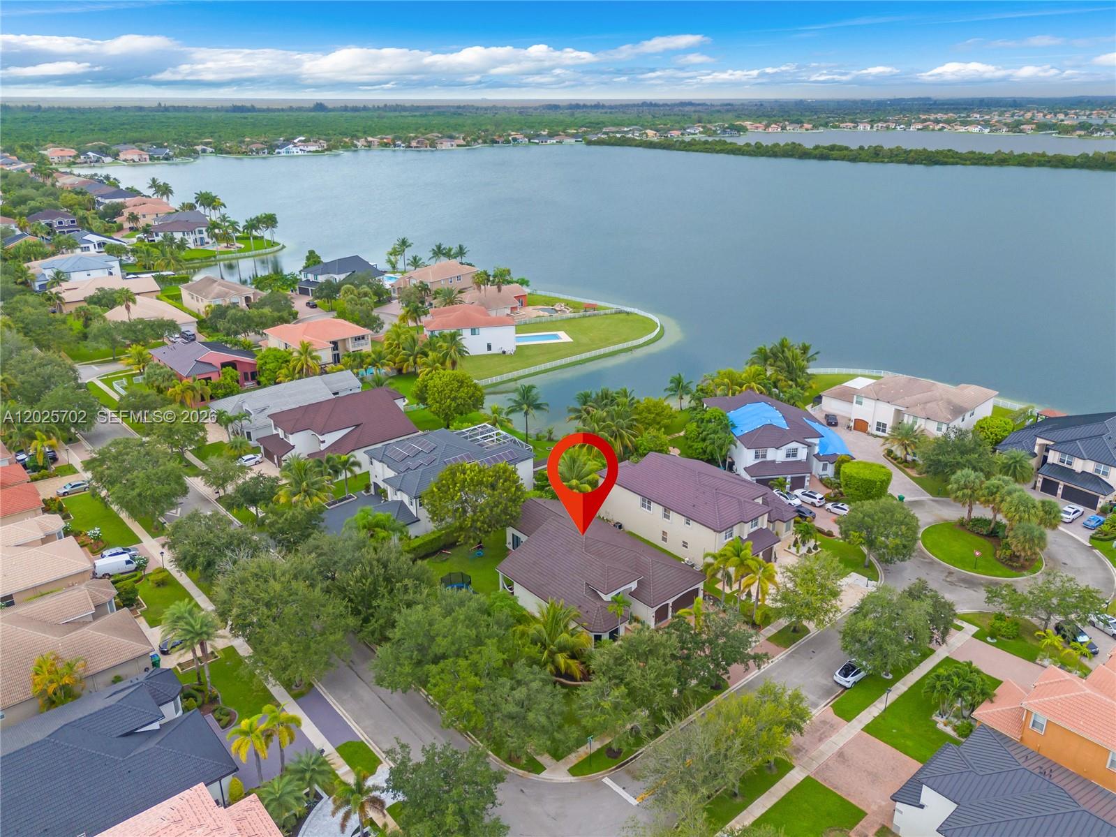 SUNSET LAKES PLAT THREE - Residential