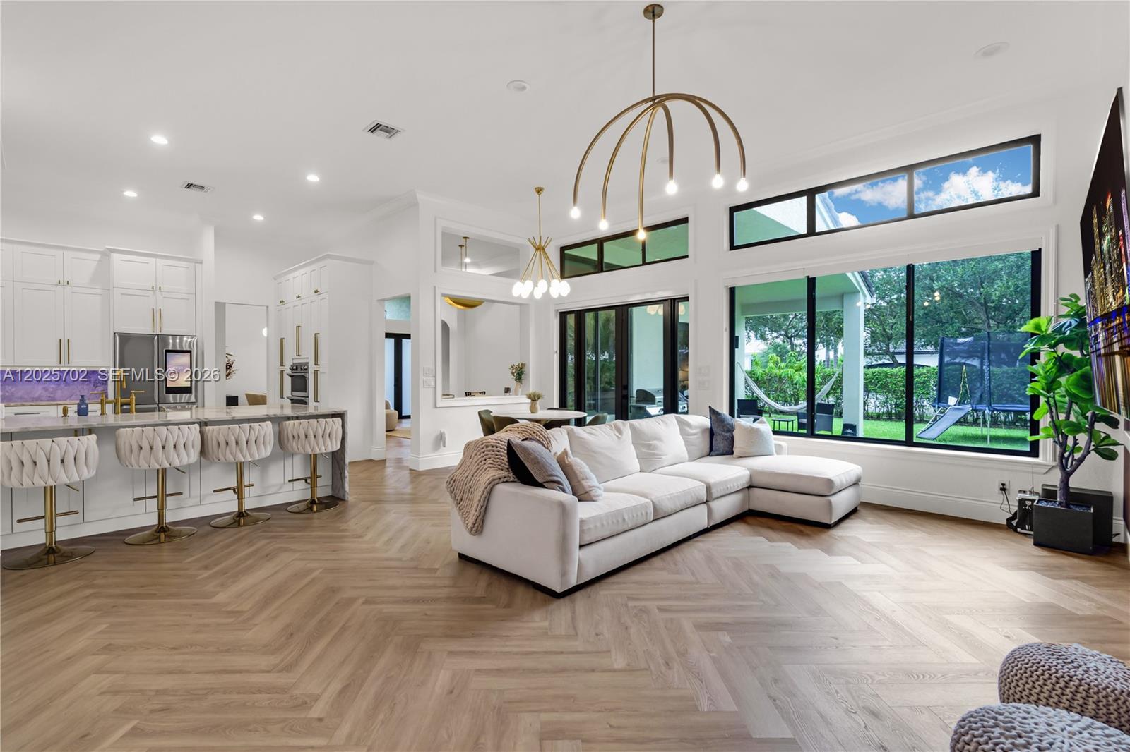 SUNSET LAKES PLAT THREE - Residential