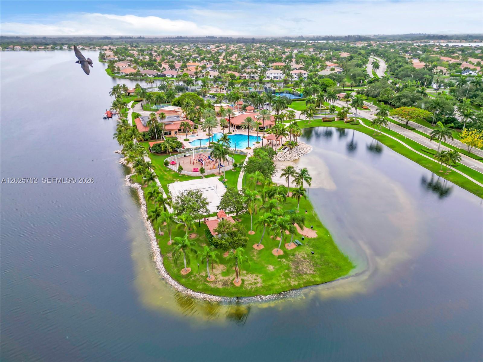 SUNSET LAKES PLAT THREE - Residential